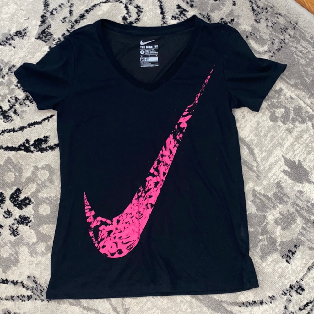 Black Nike T-SHIRT